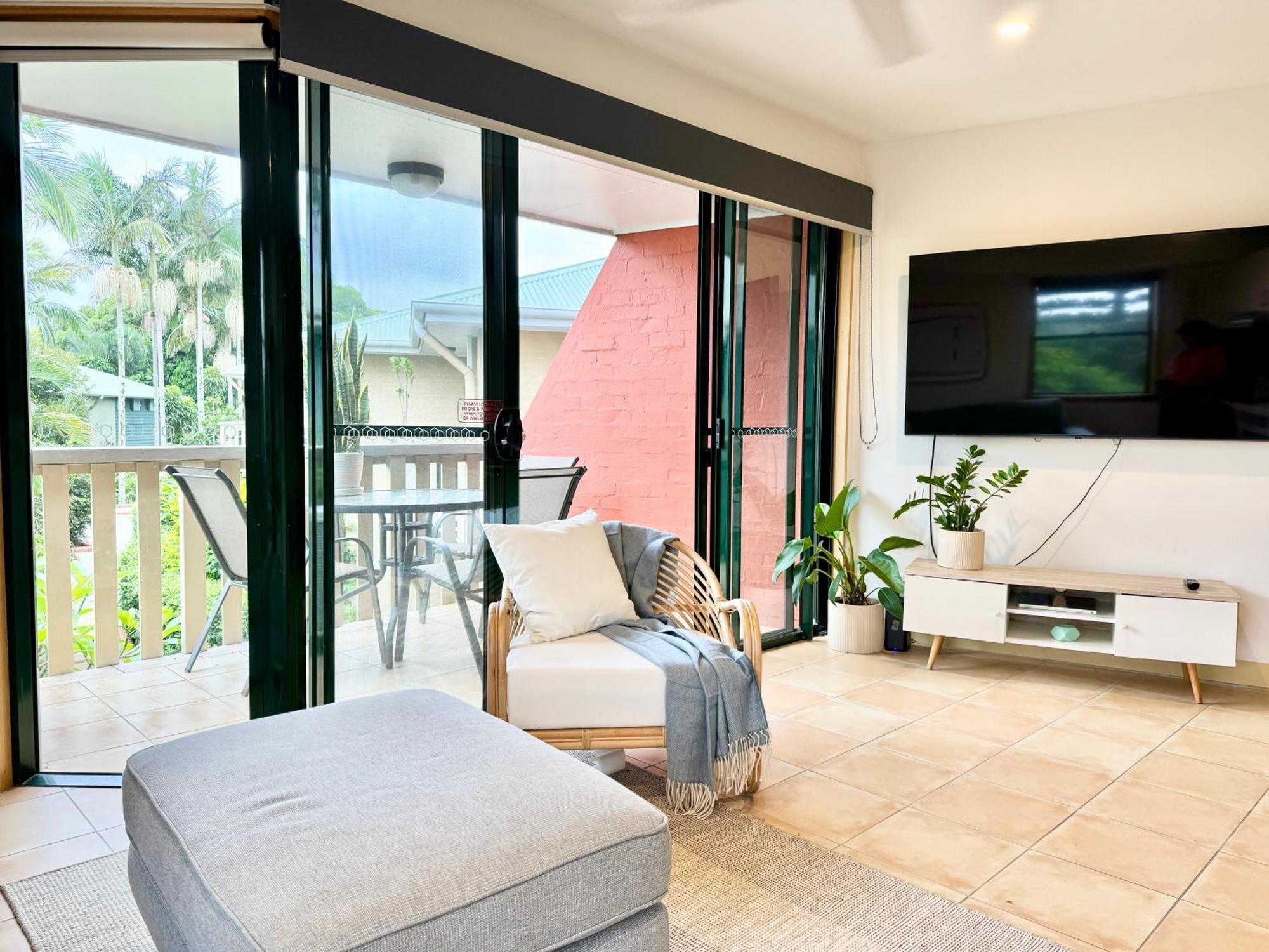 Ulysses - Heated Pool Walk To Town & Beach Apartment Byron Bay Exterior foto